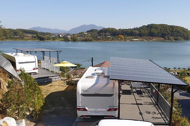 [충청북도 충주시] 호수위의하루 – 탄금호와 어우러진 카라반 캠핑장