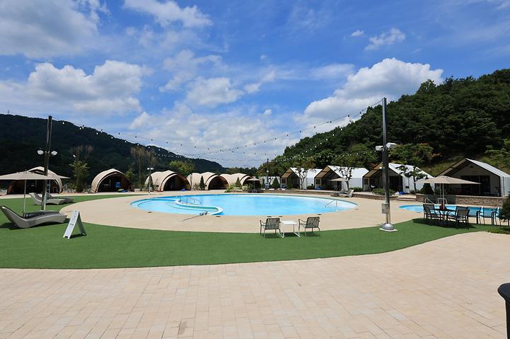 [경기도 포천시] 숲에서 만난 바다 글램핑 – 포천 포레스트힐 cc 앞에 있는 럭셔리 글램핑