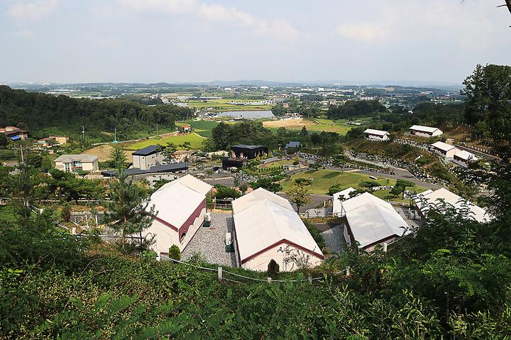 [경기도 이천시] 이천 인휴 글램핑 – 넓고 시원스런 언덕위 평야 전망이 좋은 호텔급 글램핑