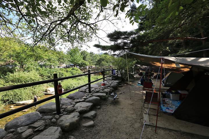 [충청북도 제천시] 월악산국립공원 덕주야영장 – 월악산 송계계곡에 위치한 캠핑장