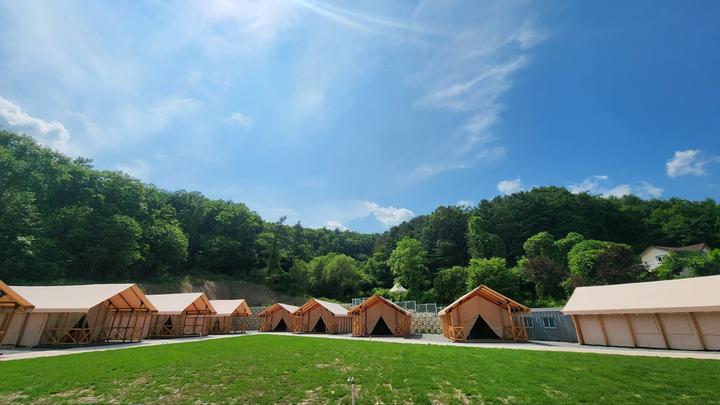 [강원도 홍천군] 에잇시즌즈 – 문화 체험이 가능한 호텔식 글램핑장