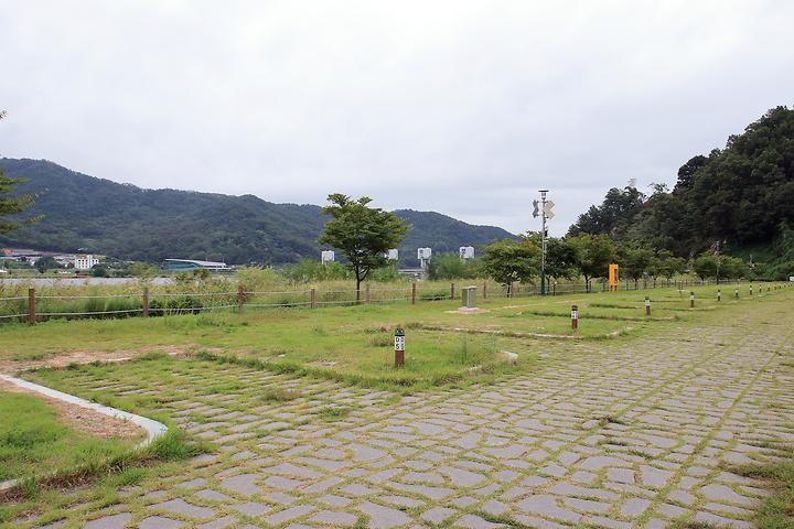 [경상북도 칠곡군] 칠곡보 오토캠핑장 – 낙동강 7경 칠곡보 인근에 자리한 캠핑장