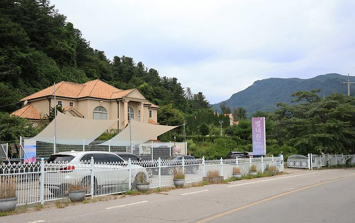 [경기도 남양주시] 별내린캠핑 – 축령산 뷰가 좋은 수동계곡 인기 야영장