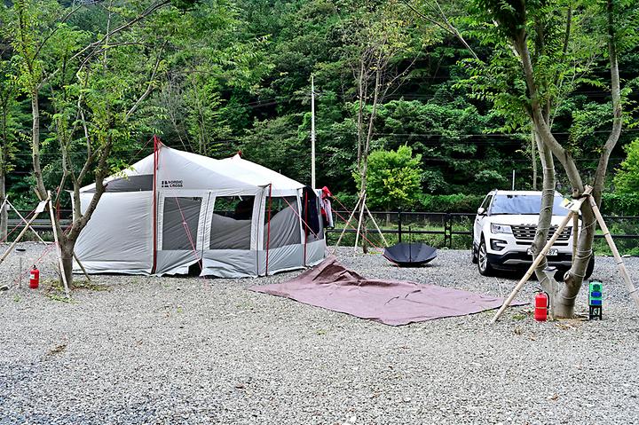 [경상남도 고성군] 리틀보이 캠핑장 – 별멍하기 좋은 저수지뷰 캠핑장