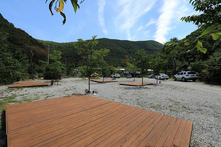 [충청북도 제천시] 가마실캠핑장 – 저수지 낚시를 즐길 수 있는 오토캠핑장