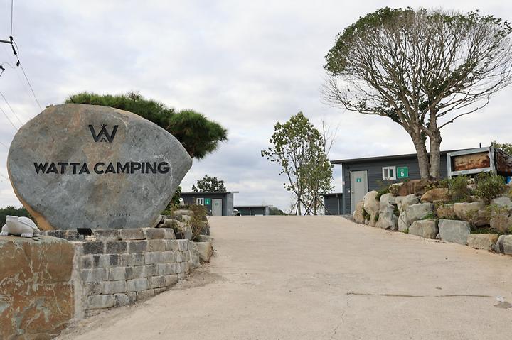 [경상남도 사천시] 와따캠핑장 – 사이트마다 개별편의시설이 딸린 바다뷰 캠핑장