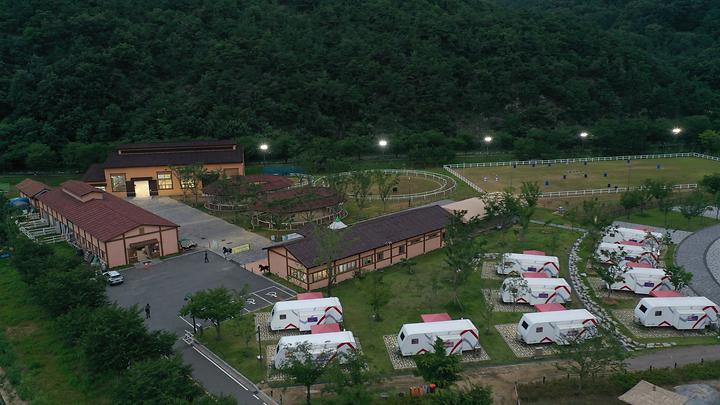 [경상북도 고령군] 고도 캠핑장 – 역사와 함께 하는 여유, 테마형 최신시설 카라반