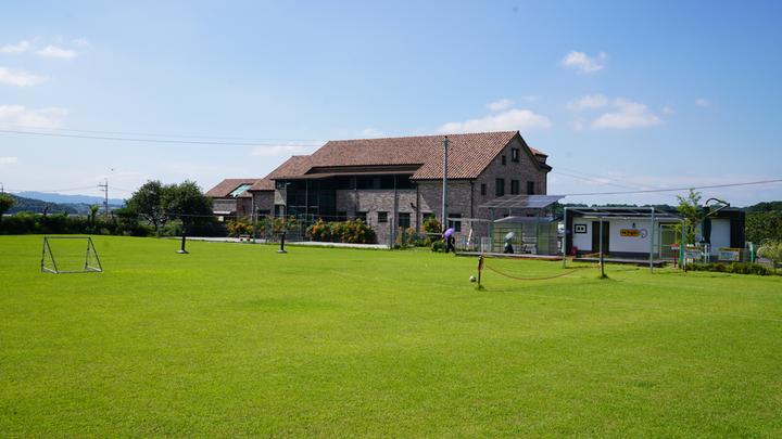 [전라북도] 하늘숲 야영장 – 푸른잔디밭에서 즐기는 캠핑