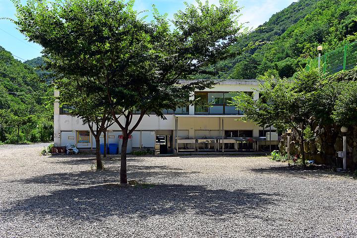 [경상남도 양산시] 천태산 오토캠핑장 – 맑은 물과 깨끗한 공기를 온몸으로 느낄 수 있는 자연캠핑장.