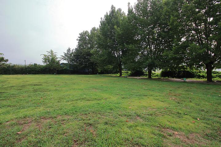 [충청북도 보은군] 어라운드빌리지 – 폐교를 리모델링해 꾸민 캠핑 공간