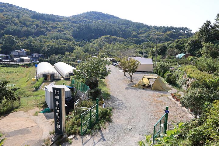 [경상남도 통영시] 통영해뜰캠핑농원 – 글램핑,캠핑,차박이 가능한 소규모로 운영하는 캠핑장