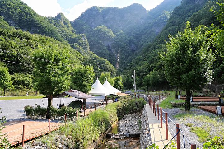 [강원도 평창군] 코끼리마을 – 어름치마을 입구 코끼리 바위 아래 시설좋은 캠핑장