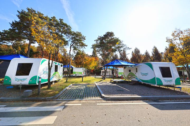 [경기도 안성시] 안성맞춤 캠핑장 – 안성맞춤랜드 바우덕이 공연장 뒤쪽에 위치한 숲속야영장