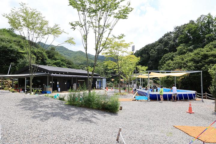 [경기도 파주시] 농업회사법인 시즌온 주식회사 – 감악산 자락 풍광좋은 계곡 캠핑장