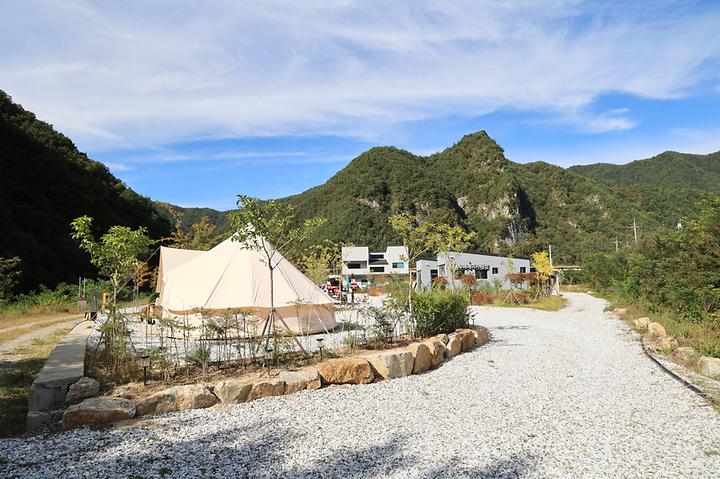 [강원도 정선군] 우니메이카 정선 – 정선 개미들 마을 가는길에 위치한 전망좋은 프라이빗캠핑장