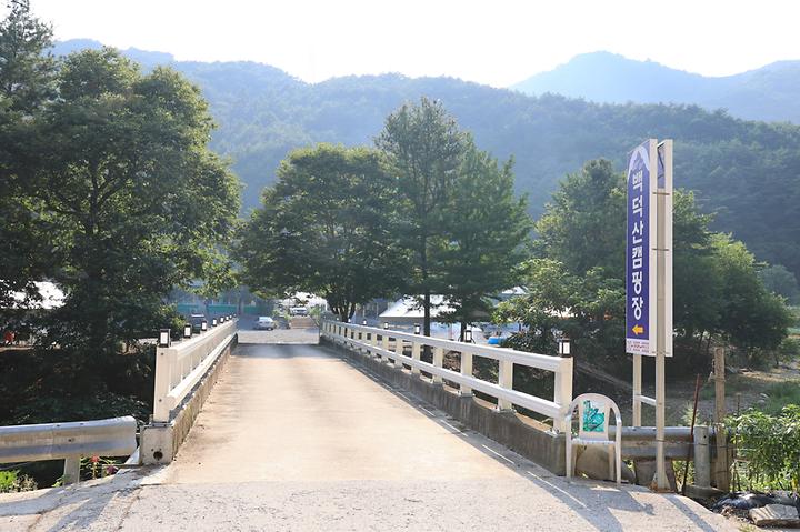 [강원도 영월군] 백덕산 캠핑장 – 페교된 작은 학교를 활용한 조용하고 아늑한 캠핑장