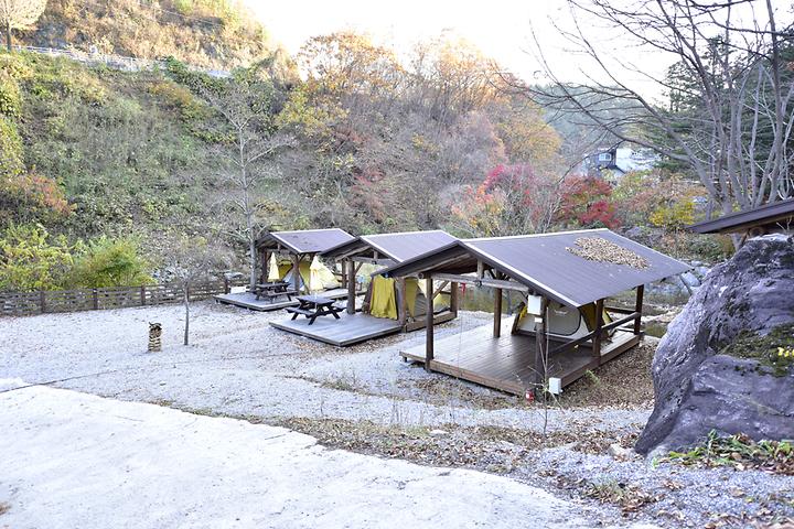[경기도 가평군] 화야 캠핑장 – 얼음처럼 차가운 계곡물이 흐르는 캠핑장