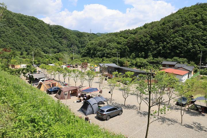 [경기도 가평군] 가평 쉼 캠핑장 – 화악산계곡옆 개인샤워실&화장실을 갖춘 애견동반 캠핑장