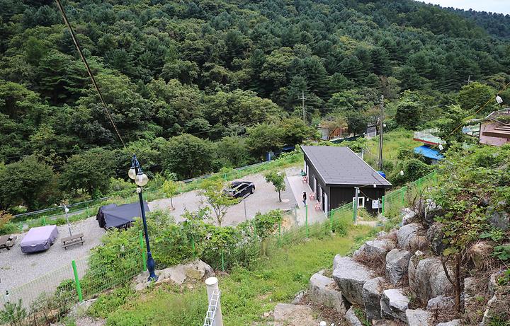 [경기도 가평군] 달무리 캠핑장 – 연인산 자락 소규모 인원만 받는 가족친화형 캠핑장