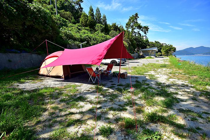 [경상남도 창원시] 타이거스피드 안녕오토캠핑장 – 텐트를 열면 푸른 바다가 눈앞으로 모이는 곳