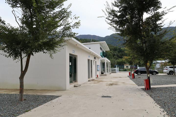 [경상남도 밀양시] 캠프뽀미에 – 밀양 산내면  사과나무가 많은 조용한 오토캠핑장