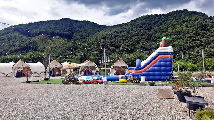 [충청남도] 천안 디디글램핑 – 도심 근처 편리한 교통으로 뛰어난 접근성, 광덕산 아래 럭셔리 글램핑