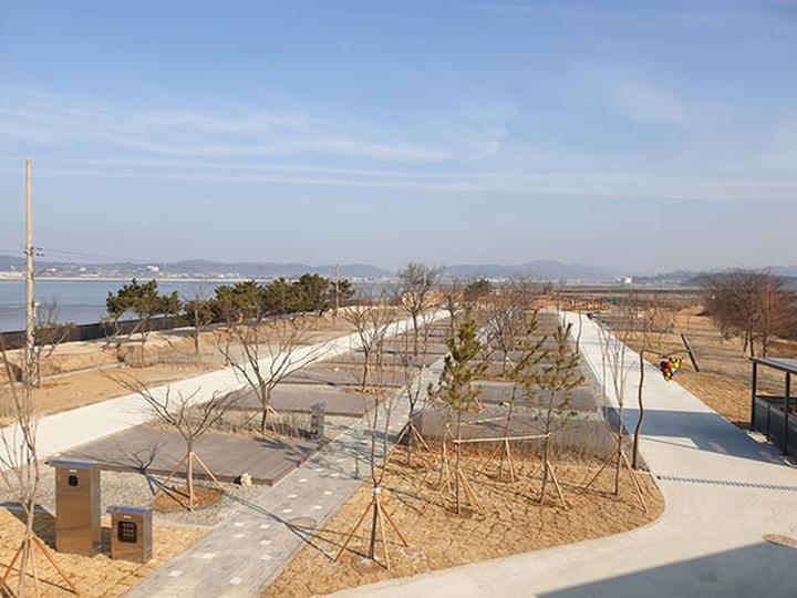 [경기도 화성시] 백미리 희망캠핑장 – 서해안 끝자락에 위치한 바닷가 앞 백미리희망캠핑장