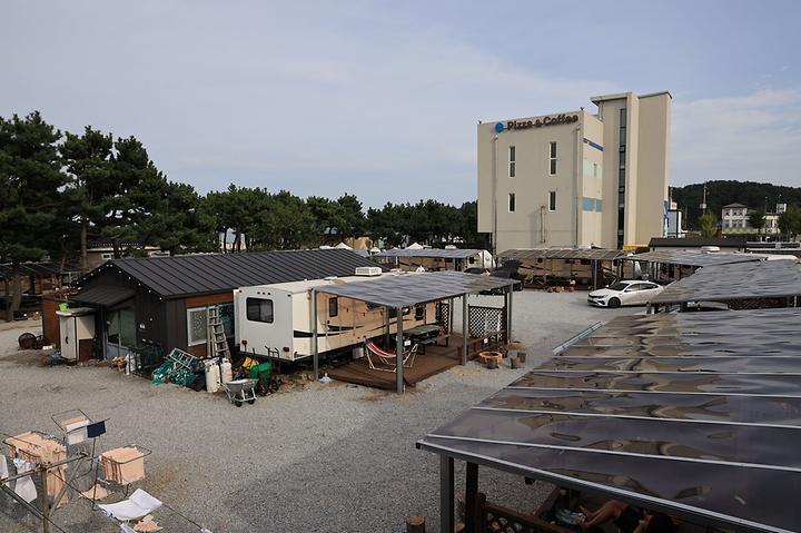 [강원도 양양군] 하조대캠핑카 – 하조대 해수욕장 바로 앞에 위치한 카라반 캠핑장