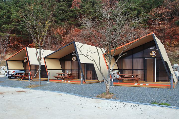 [경상북도 영천시] 별빛테마마을 야영장 – 전국에서 별이 가장 잘 보이는 보현산 기슭에 자리한 캠핑장