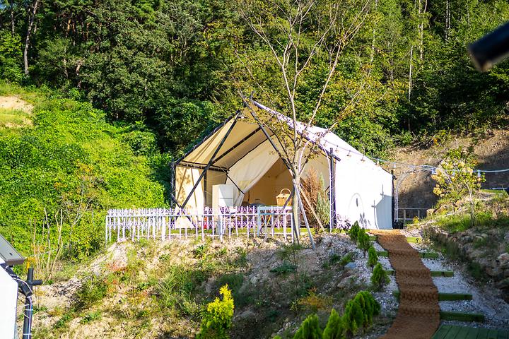 [경상북도 청도군] 소꿉놀이 글램핑&캠프닉 – 자연친화적이고 고급스러운 캠핑장