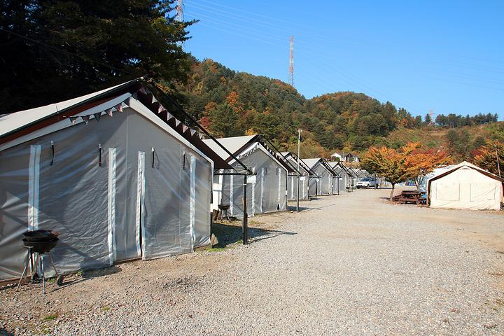 [경기도 가평군] 세라핌 글램핑 캠핑장 – 계곡과 산으로 둘러싸인 캠핑장