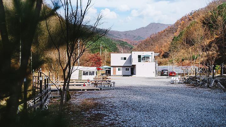 [경기도 가평군] 몽리치 – 글램핑과 오토캠핑이 함께 있는 럭셔리 야영장