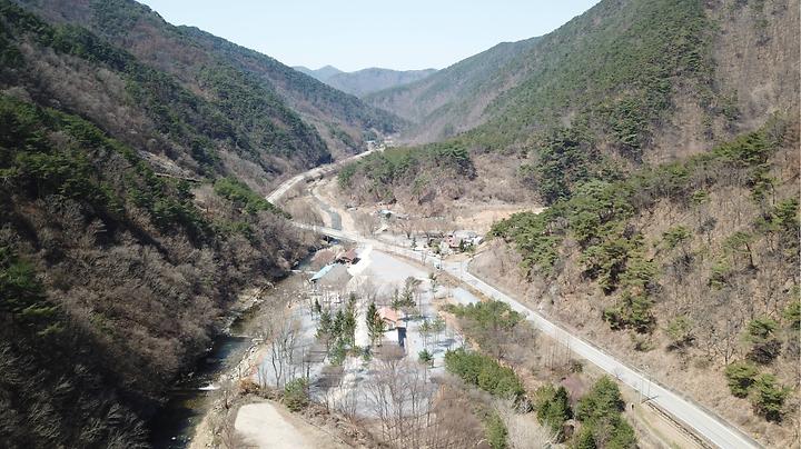 [충청북도 단양군] 포레스트힐링캠프 – 산줄기가 감싸 안고 소백산 계곡 줄기가 흐르는 곳