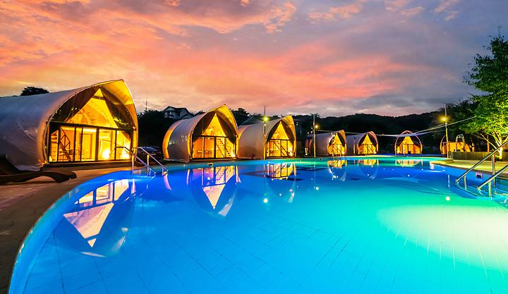 [경기도 가평군] 노마드글램핑 – 대형 호텔급 수영장과 편의시설을 갖춘 럭셔리 글램핑