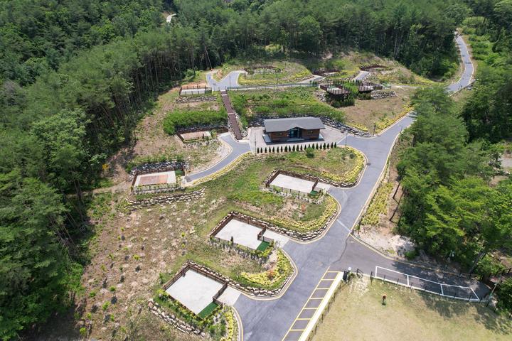 [경상북도 김천시] 국립김천숲속야영장 – 산림청2호캠핑장. 국립시설 최초의 반려견 동반 야영장