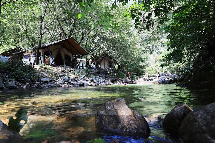 [경기도 가평군] 팜스테이 글램핑 앤 펜션 – 독립적인 계곡을 갖춘 펜션 & 캠핑장