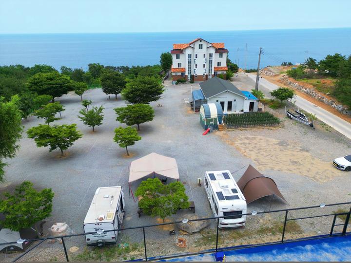 [강원특별자치도 동해시] 아름다운캠프 – 오션뷰에 동해 일출 명소