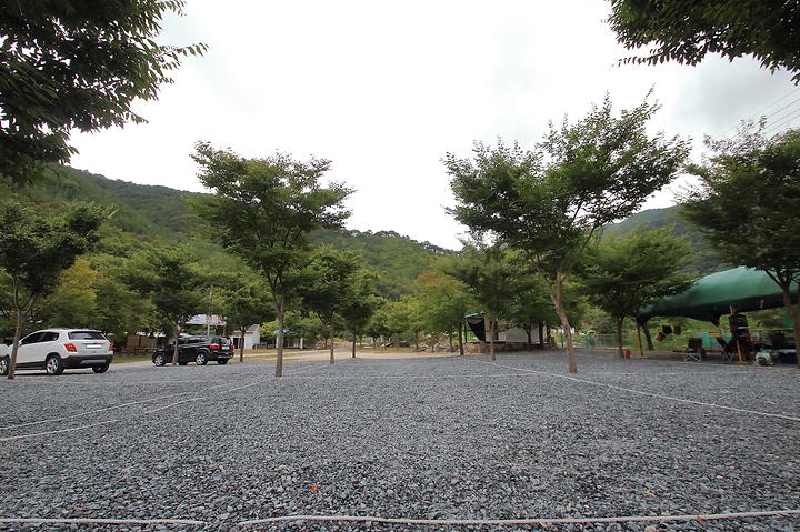 [경상북도 청도군] 연지곤지 캠핑장 – 삼계리계곡에 둥지 튼 청결한 캠핑장