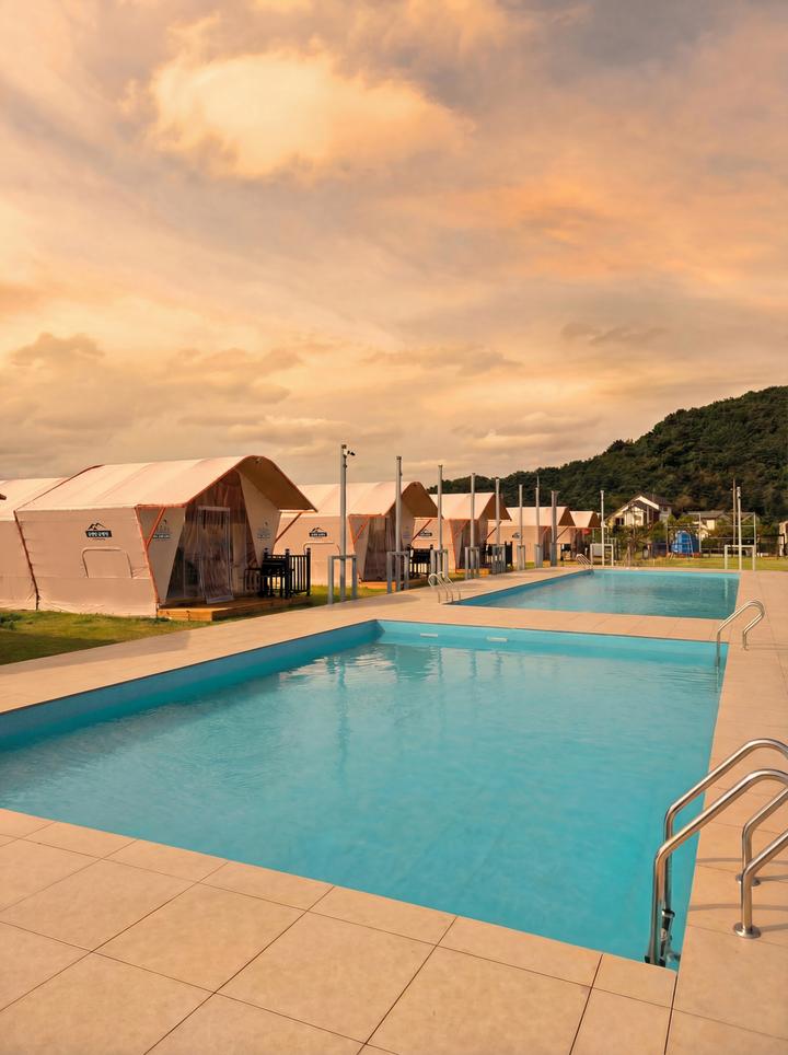 [경기도 안산시] 대부도 글램탑 럭셔리 글램핑 & 키즈 수영장 캠핑장 – 겨울에도 따뜻한 더블 난방시스템은 물론, 보드게임과 스포츠까지 모두 즐길 수 있는 올인원 공간