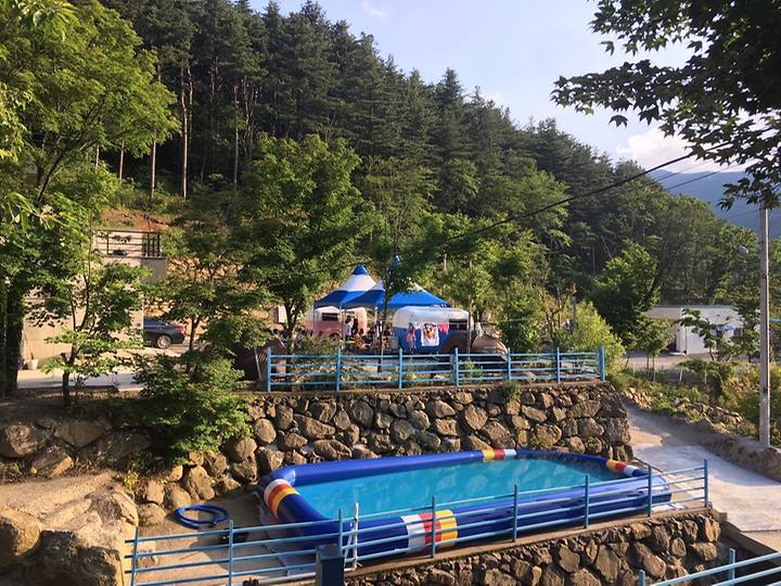 [전남광주통합특별시 광양시] 진틀펜션캠핑장 – 백운산 인근에 자리한 자연친화적 캠핑장