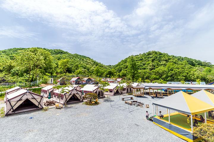 [충청남도 천안시] 에스글램핑 – 여름 물놀이에 제격인 글램핑 캠핑장